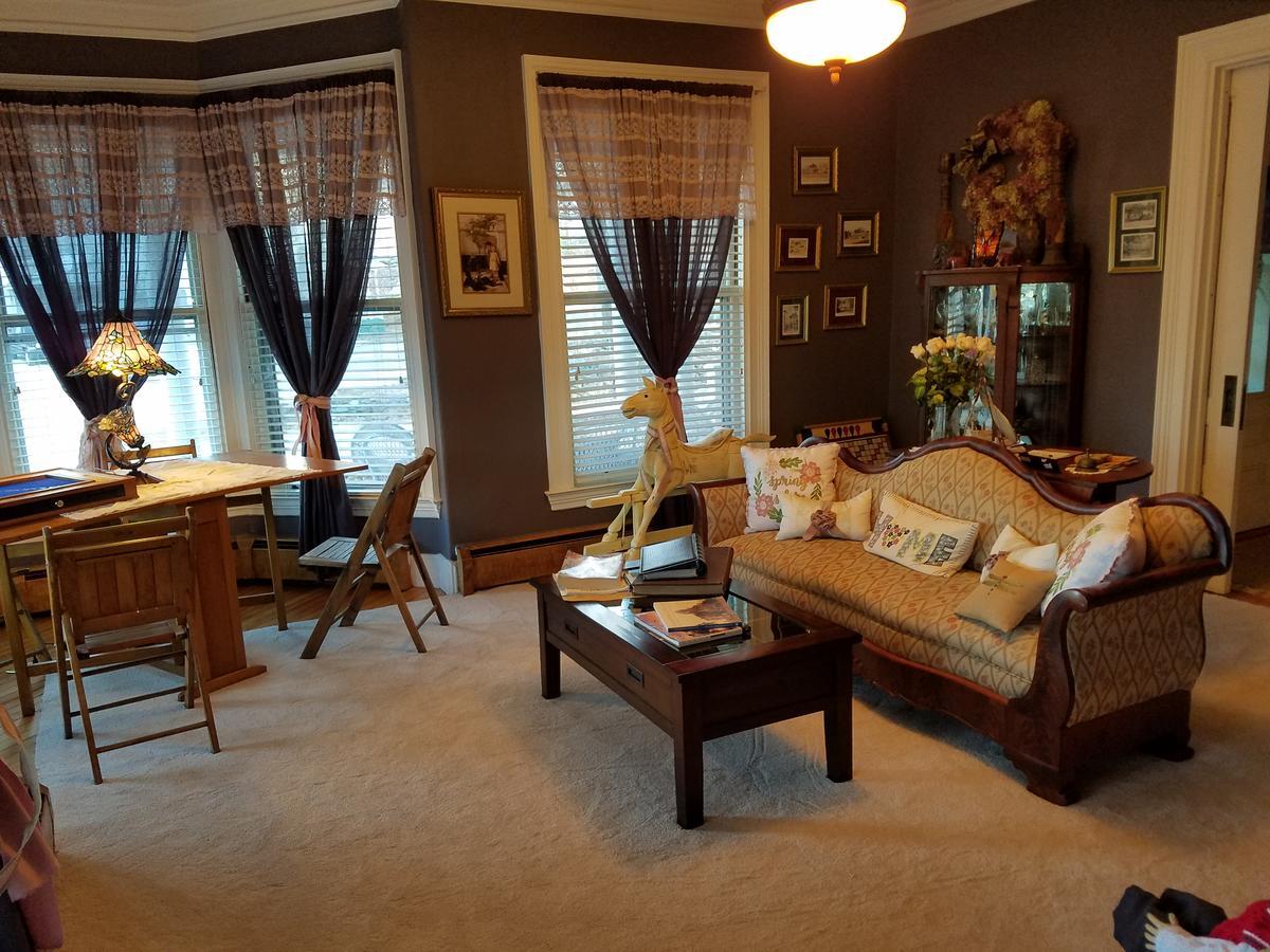The Perkins House Bed & Breakfast Cornish ภายนอก รูปภาพ